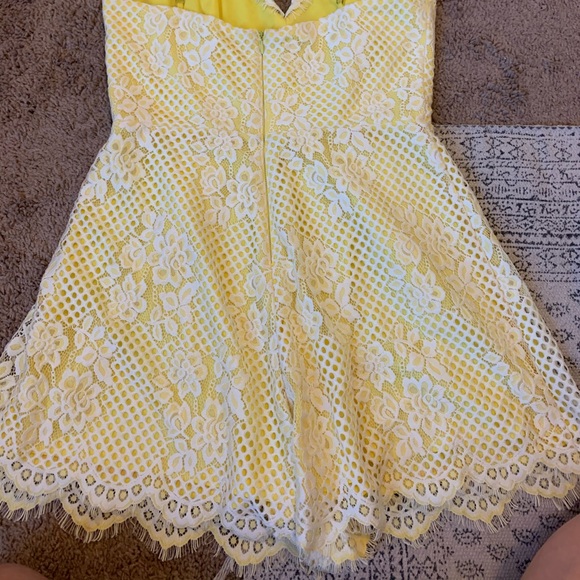 Lace Romper 🍋 - Picture 7 of 8
